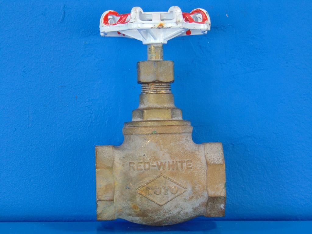 Toyo Red-White 1.25 1 1/2 IN Ball Valve Brass FIG. NO. 206F CLASS. 125 1 1/2" 200