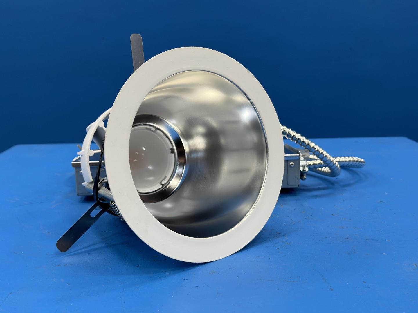 GE Lumination LRC6RB120WDSDCLWT830VQ 6" Recessed LED Downlight, 120VAC, 0.158A, 19W, 3000K