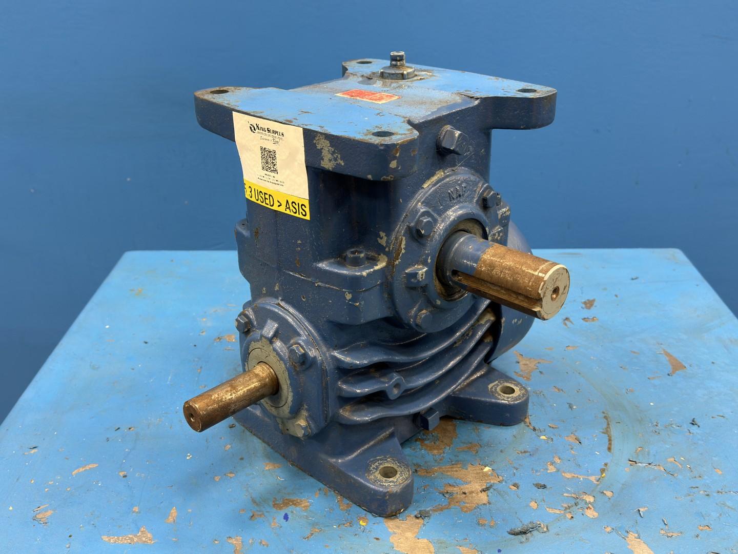 Worm Gear Reducer, Right Angle Speed Reducer, 15:1 Ratio, 5.6 HP at 1750 RPM, 3.5 in Worm Center Distance, Cast Iron Housing, Single Reduction, Morse 35RW