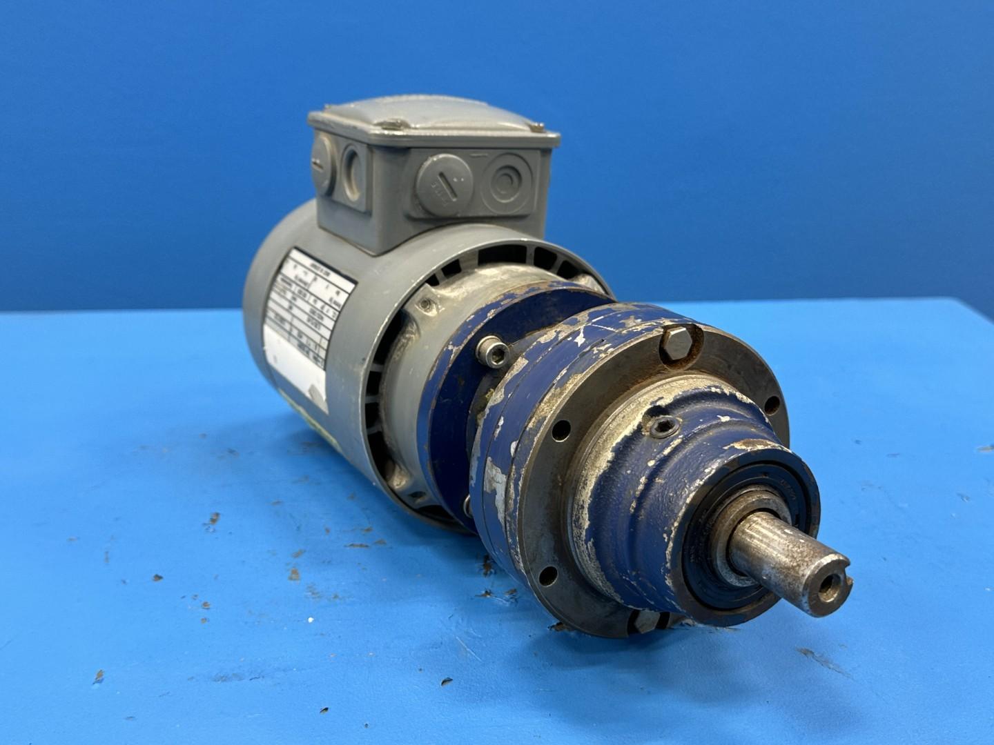 Georgii Kobold 3-Phase Two-Speed Gear Motor, 0.30/0.43 kW, 400V, 1400/2800 RPM, IP54, with Inline Gear Reducer