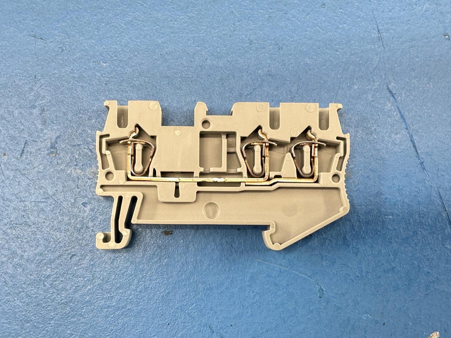 Phoenix Contact ST 2,5-TWIN 3031241 Spring Cage Feed-Through Terminal Block, 20A 600V