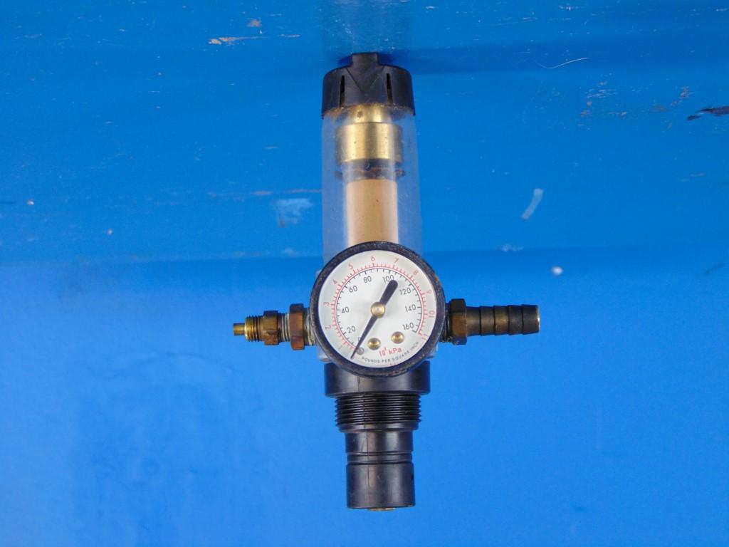 Plug-In Pressure Reducer Compressed Air  with Water Separator