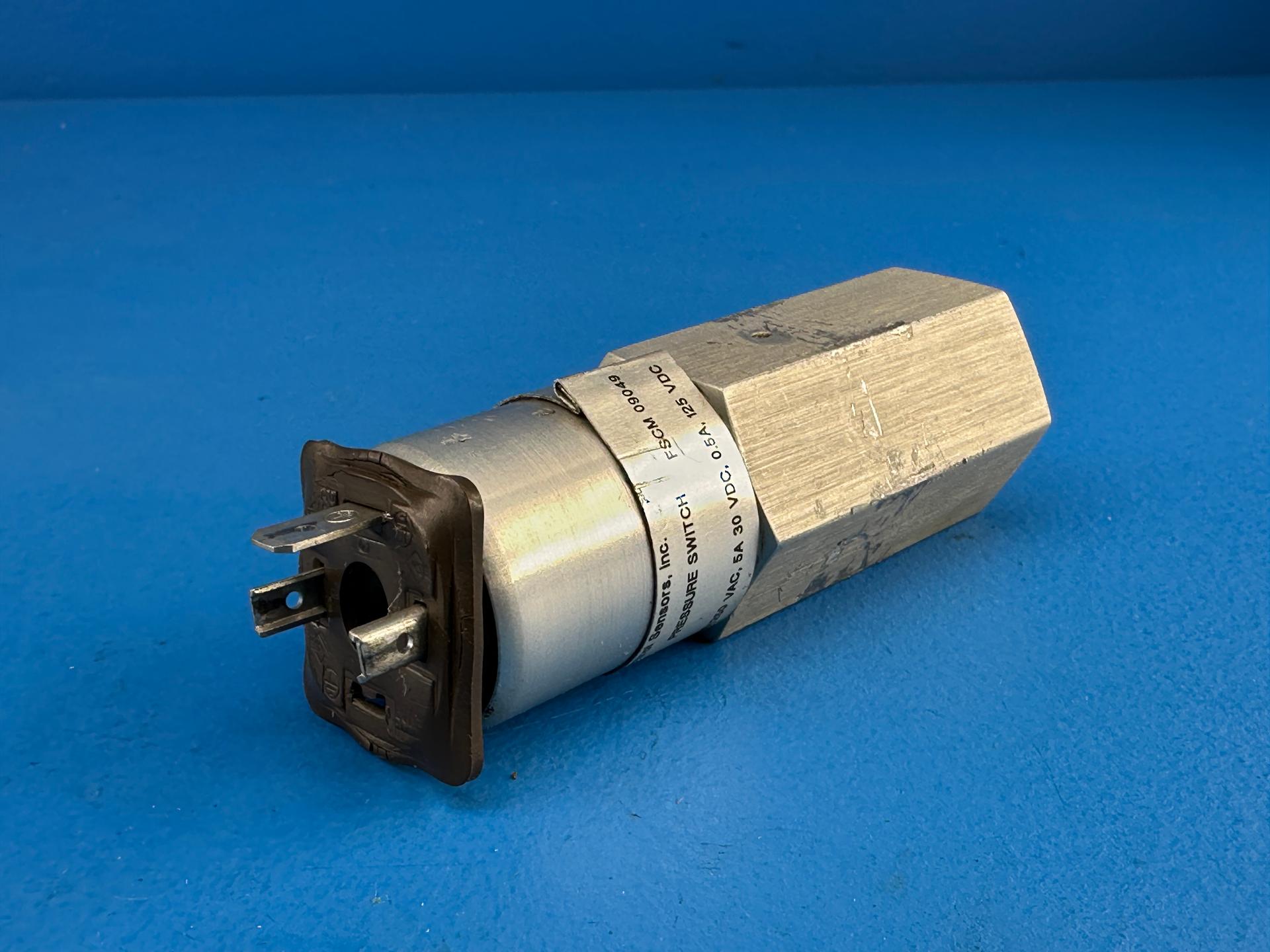Custom Control Sensors 6710P20 Dual-Snap Pressure Switch, 7500 PSIG Proof, 500 PSI Deadband, 11A 125/250VAC