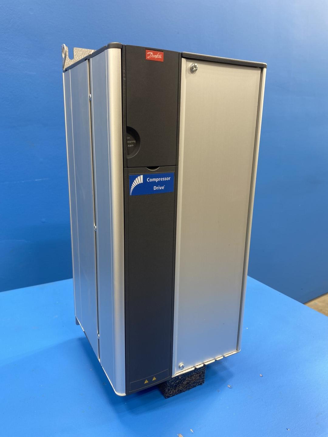 Danfoss CDS303P22KT4E20H2 134F9371 Compressor Drive Frequency Converter 30 HP / 30 kW IN: 3x380-480V 50/60 Hz 55/47 A SW Ver.:04.04