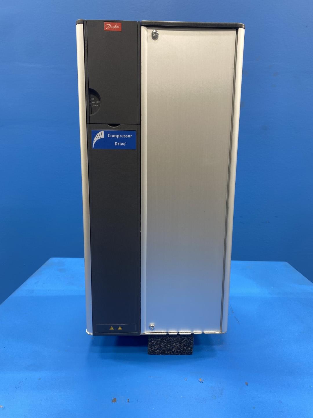 Danfoss CDS303P18KT4E20H2 134F9368 Compressor Drive Frequency Converter 25 HP / 22 kW IN: 3x380-480V 50/60 Hz 42/36 A SW Ver.:04.04