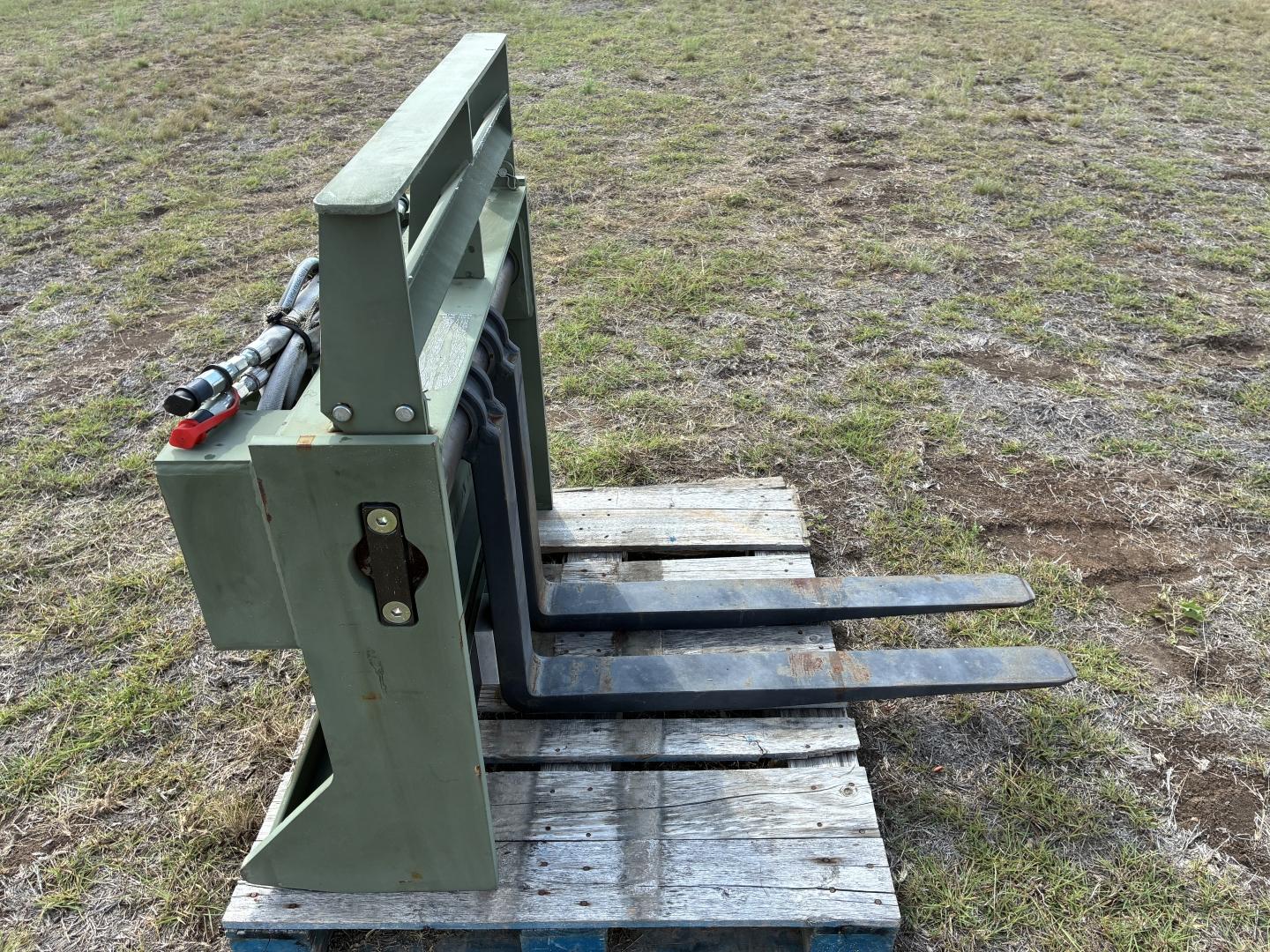 Unused SkyTrak 10K ATLAS Telehandler Side Shift Fork Carriage Attachment 6,000 lb Capacity