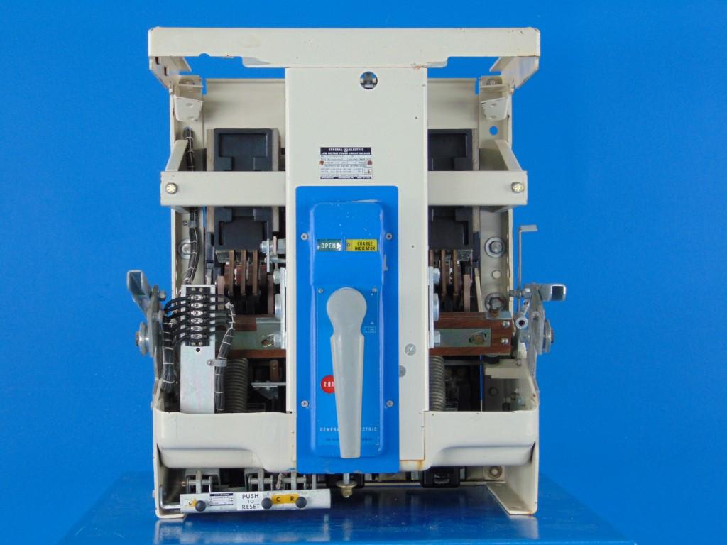 General Electric AK U-2-50-2 1600 Amp Air Circuit Breaker GE 600V 3-Pole