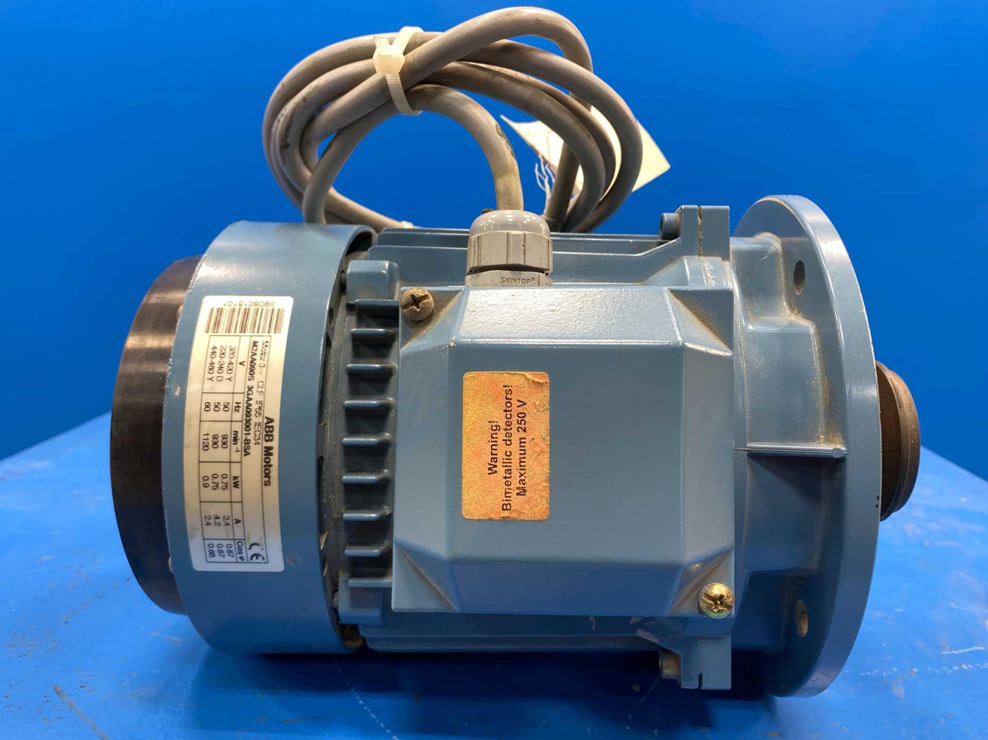 1 1/2 HP Electric Motor 3PH 220-480V 50/60Hz IEC 90S Frame ABB M2AA090S 3GAA093001-BSA Induction Motor