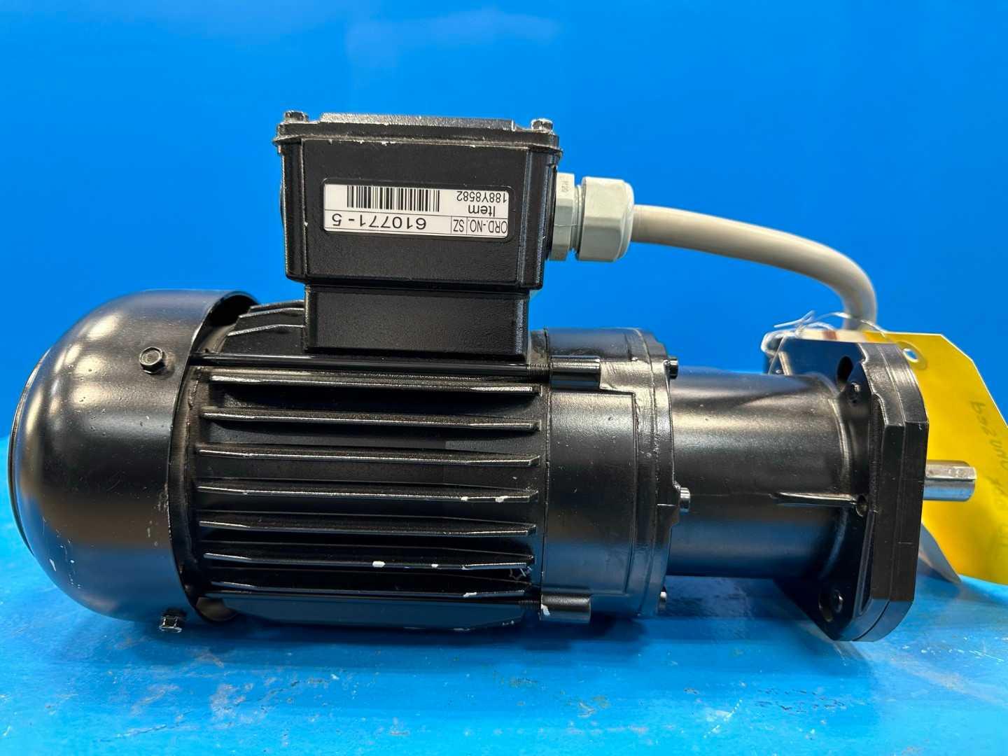 120V Helical Gear Motor IEC BG06 Frame Bauer BG06-31/E06LA4-TF Geared Drive
