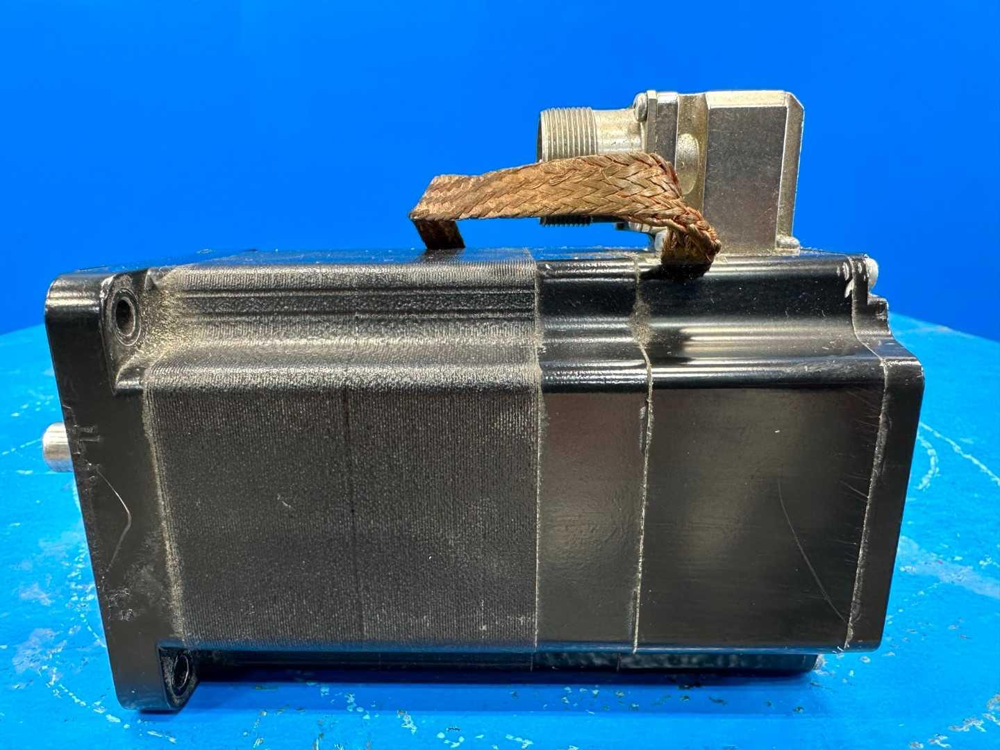 Berger Lahr VRDM3910 / 50LWCOO Schneider Electric Inverter-Duty Motor 1000 RPM