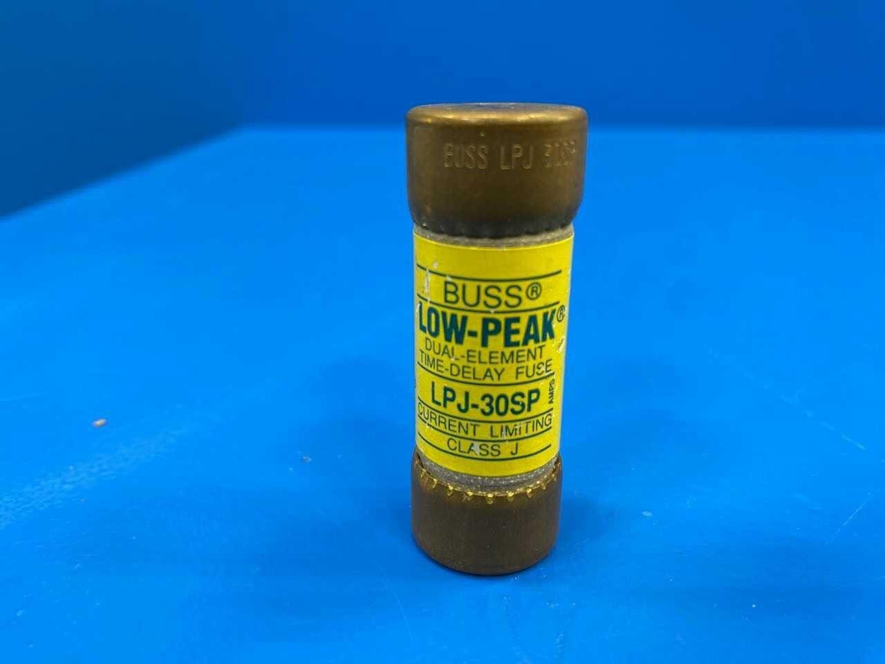 30 Amp Class J Dual-Element Time Delay Fuse 600V Bussmann Low-Peak LPJ-30SP