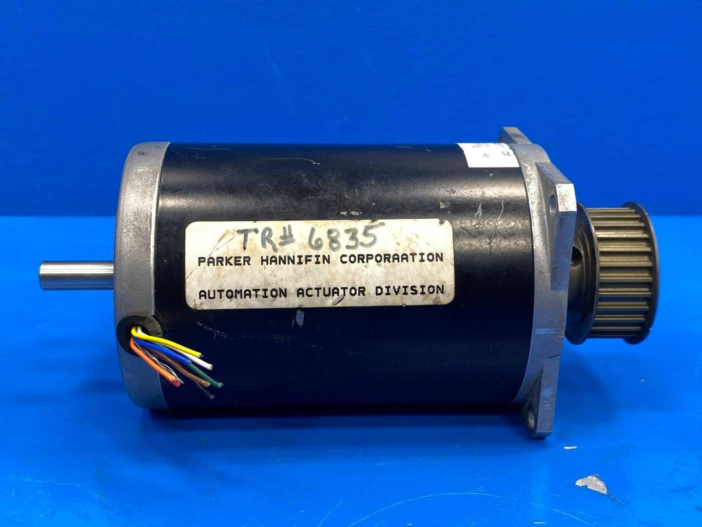 Parker S83-135-MO 400 oz-in (2.83 Nm) 10.2 oz-in (0.0705 kg,cm) 1.8A 135mm Compumotor Stepper Motor