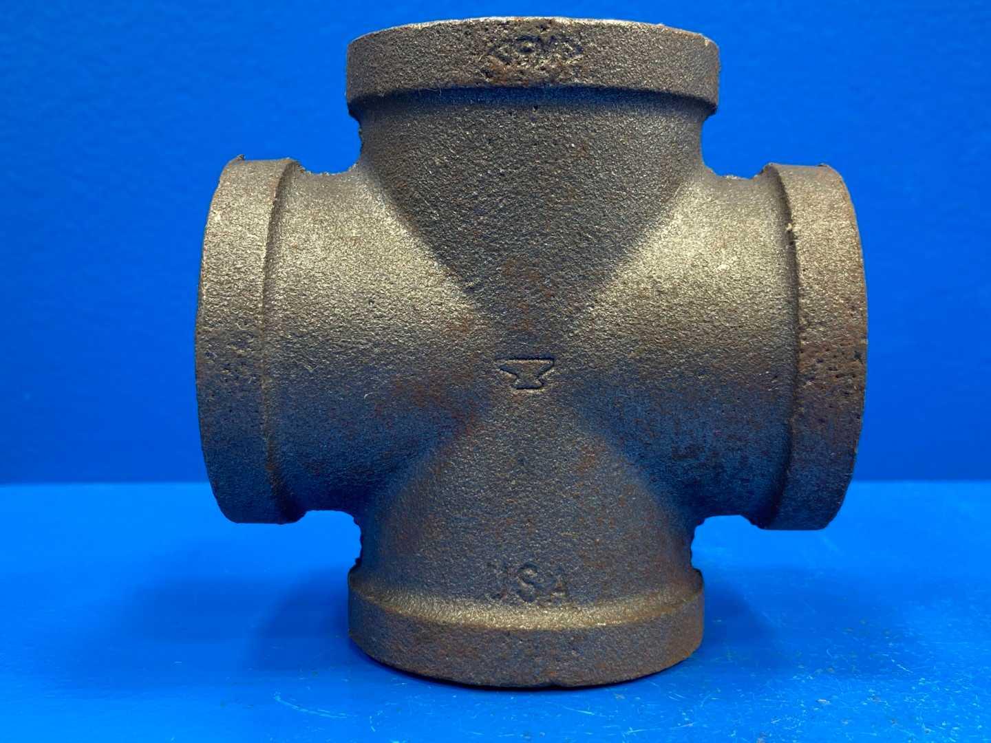1-1/2" NPSC 150 lb. Black Malleable Iron Pipe Cross (Domestic) (66972)