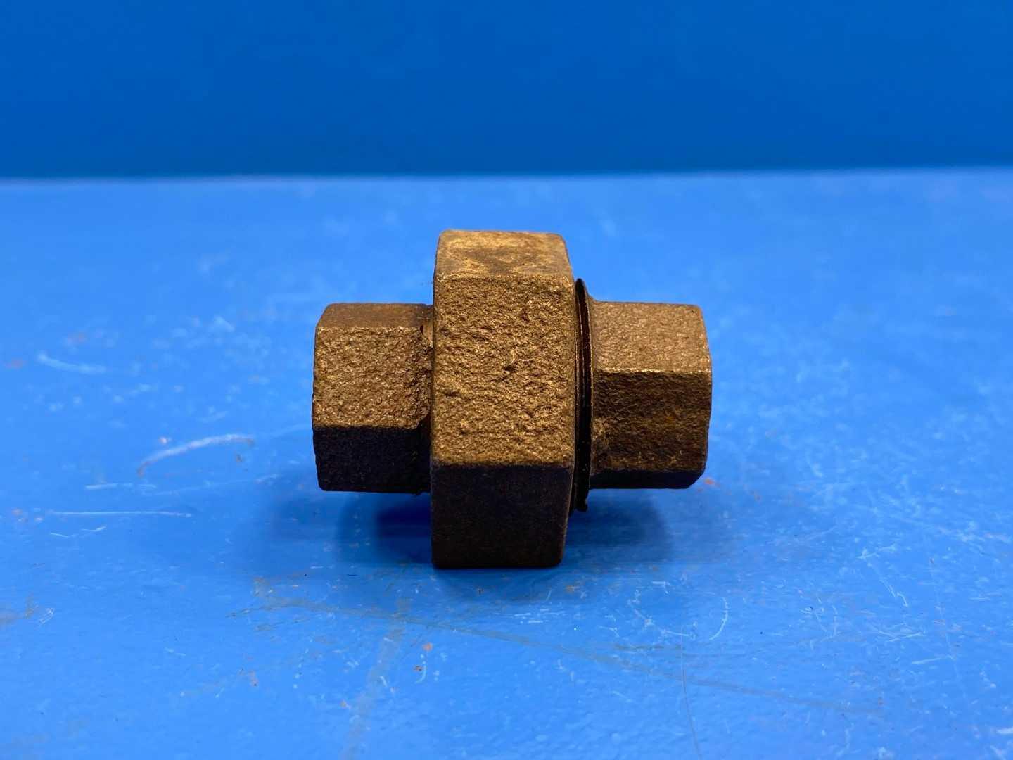 1/4" 150 lb. Black Malleable Iron (Brass to Iron Seat) Pipe Union (466341)