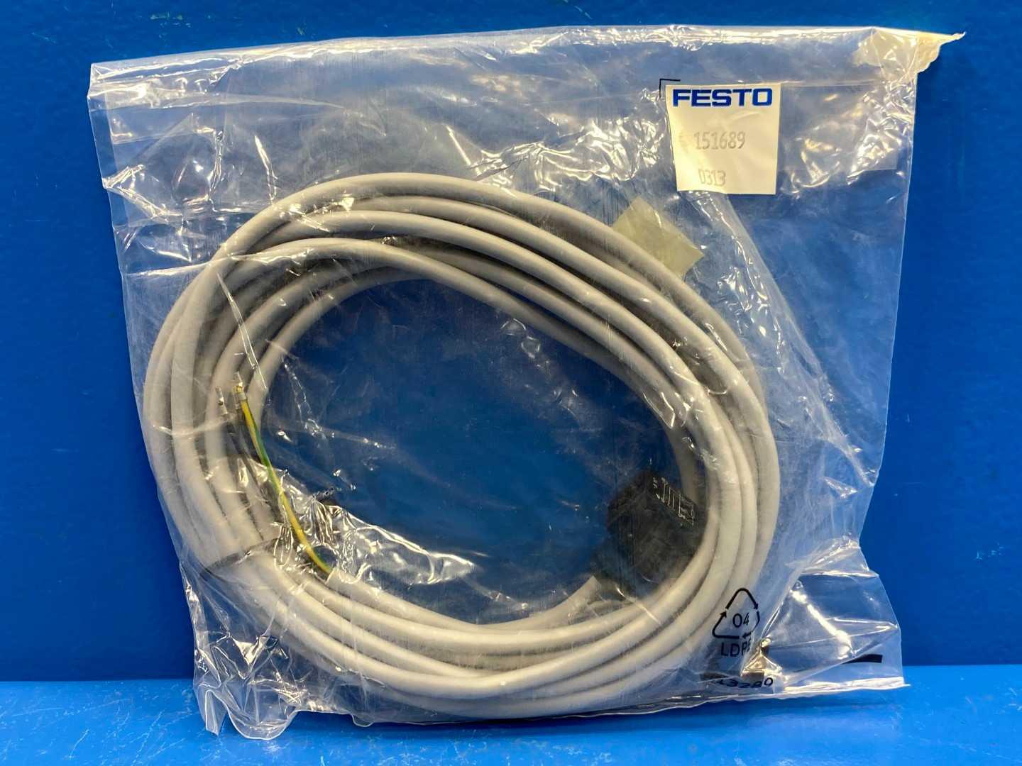 FESTO Pneumatics MKEB-1-24-5-LED Plug socket with cable KMEB-1-24-5-LED