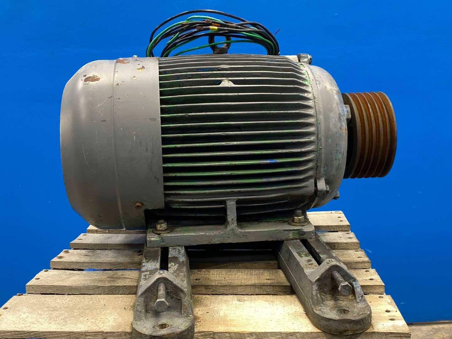 40 HP Electric Motor 1770 RPM 3PH 440V 60Hz IEC D200L Frame Brook Motors AC Motor