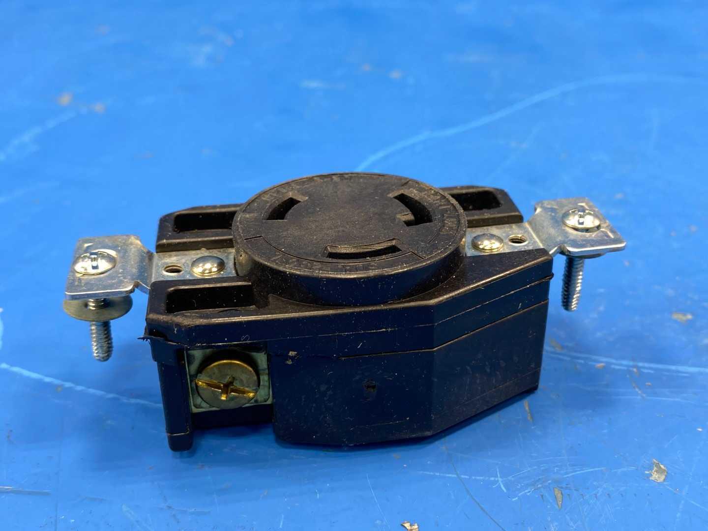 Arrow Hart 6340 Eaton Locking Receptacle