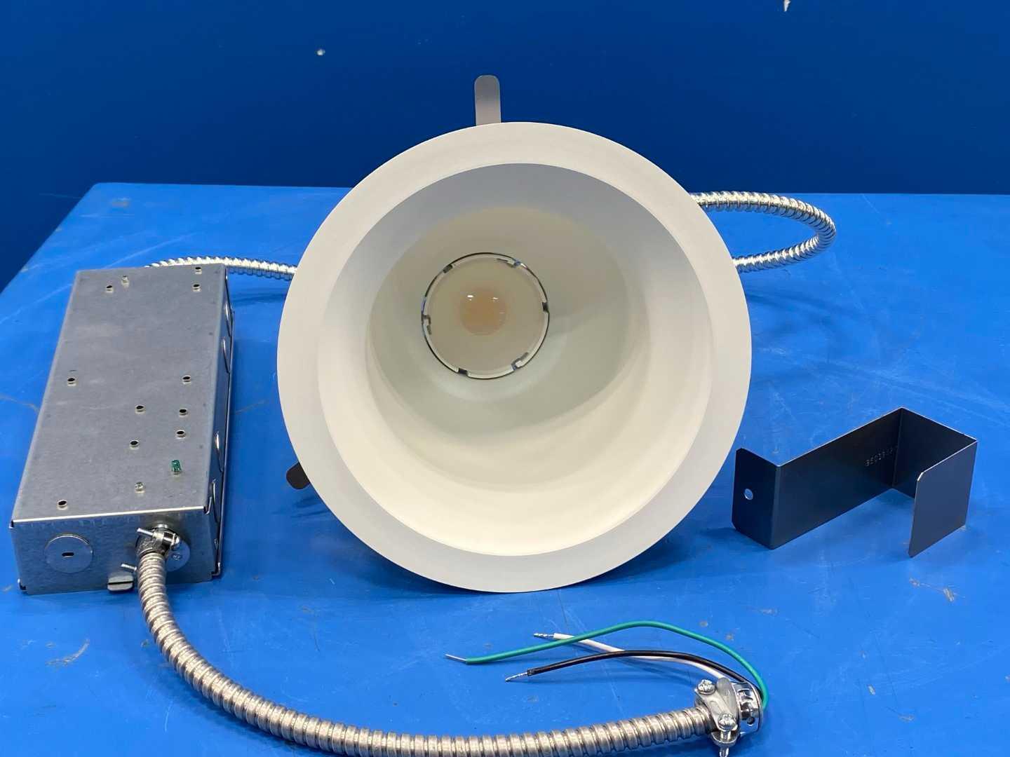 General Electric 93110940 GE Lumination Recessed LED Luminaire RC Series 13.5W 3500K - RK