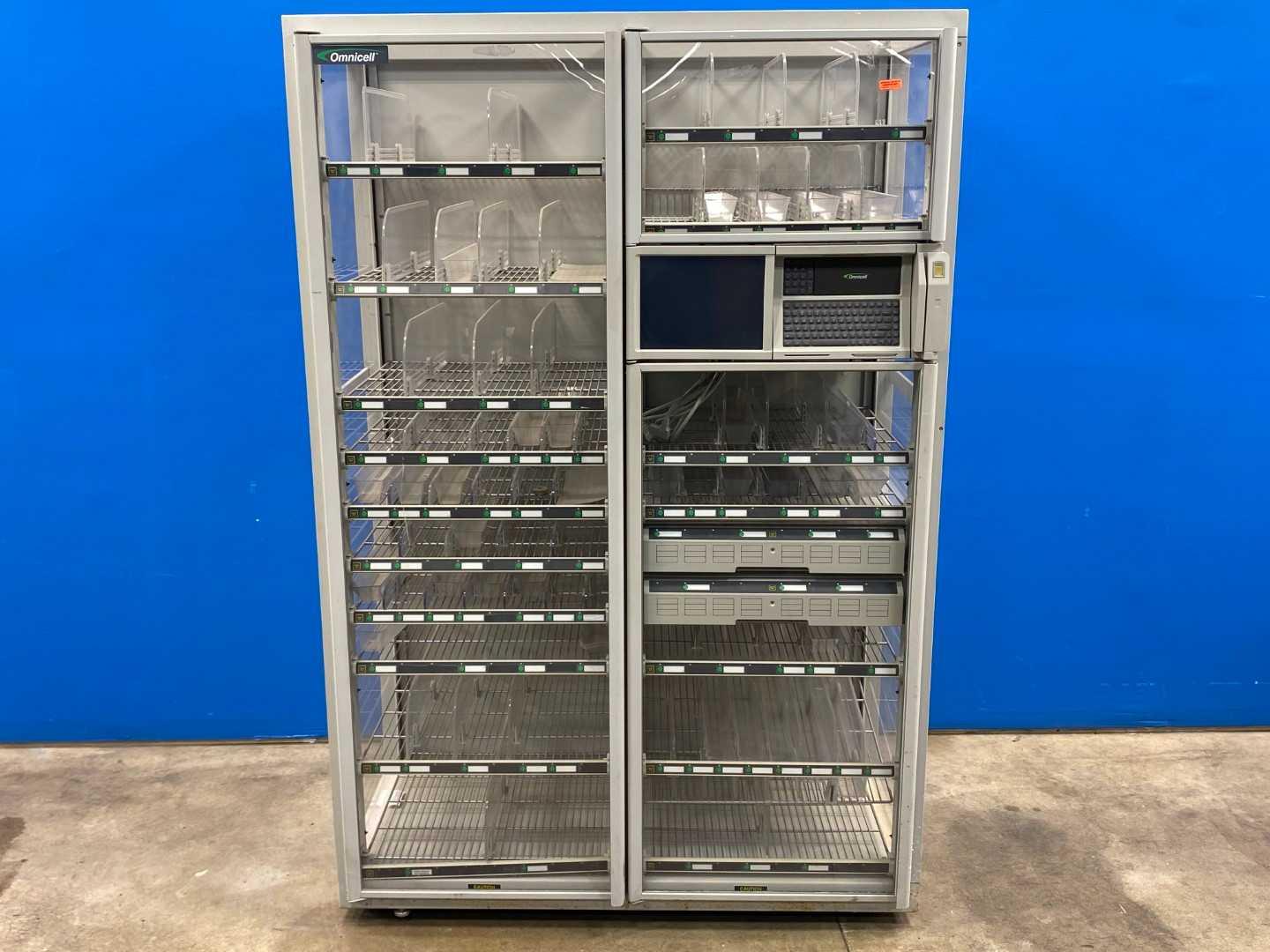 Omnicell 224 2 Cell OmniSupplier Cabinet - PARTS ONLY, Non-Functional - No SD Card, Left Door Detached / Piece Missing