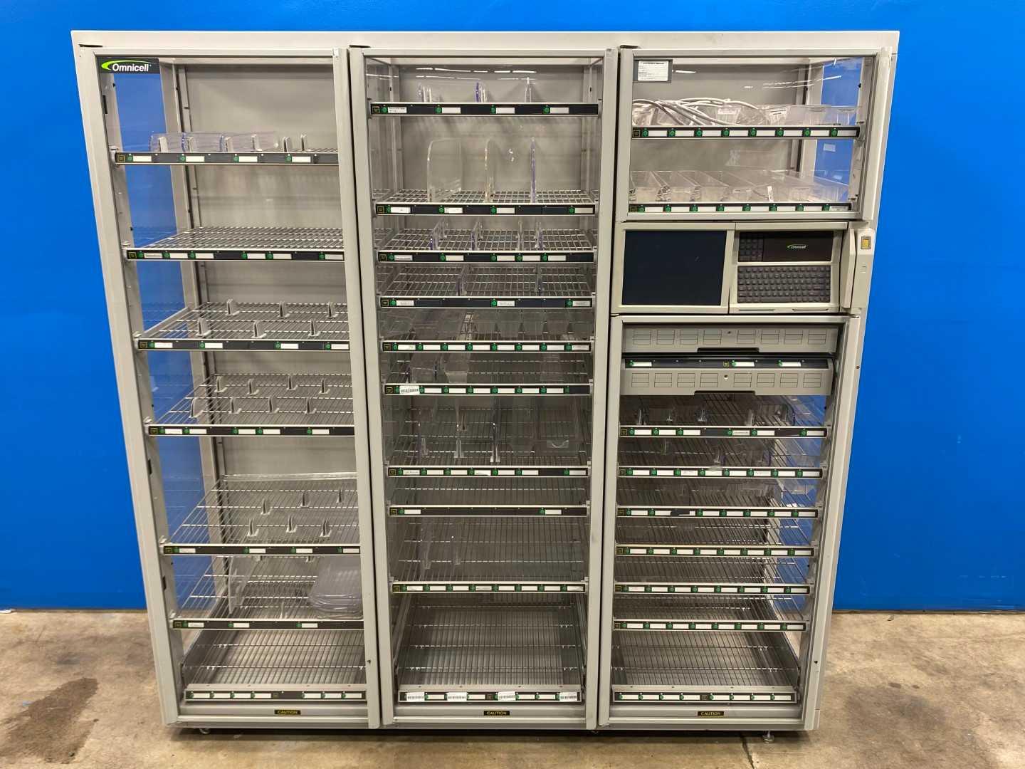 Omnicell 344 3 Cell Medication Dispensing Cabinet - PARTS ONLY, Non-Functional, No SD Card