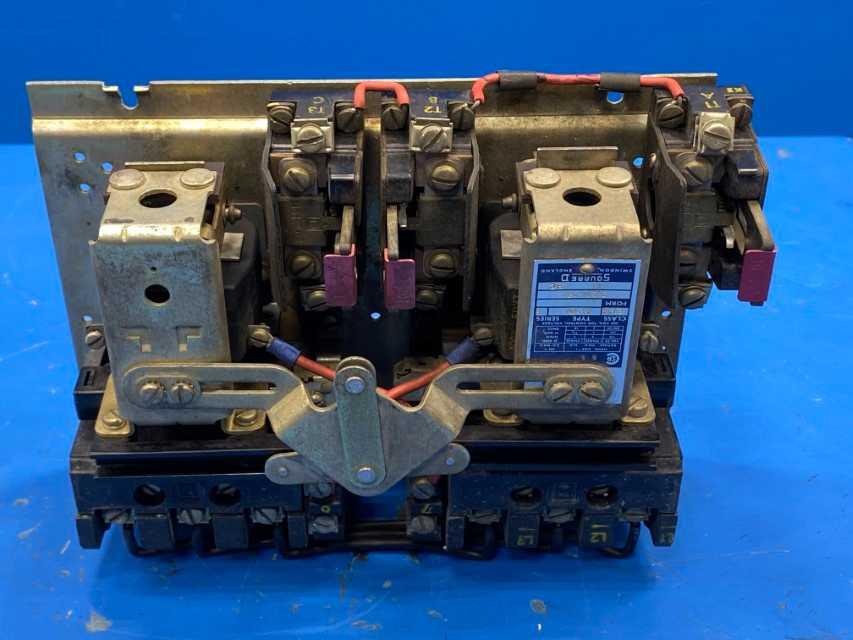 Square D 8736 C0-8J 30 Amp Reverse Motor Starter Class Type Series B Form 110/20/440-550VA 1 or 3 Phase 600VAC