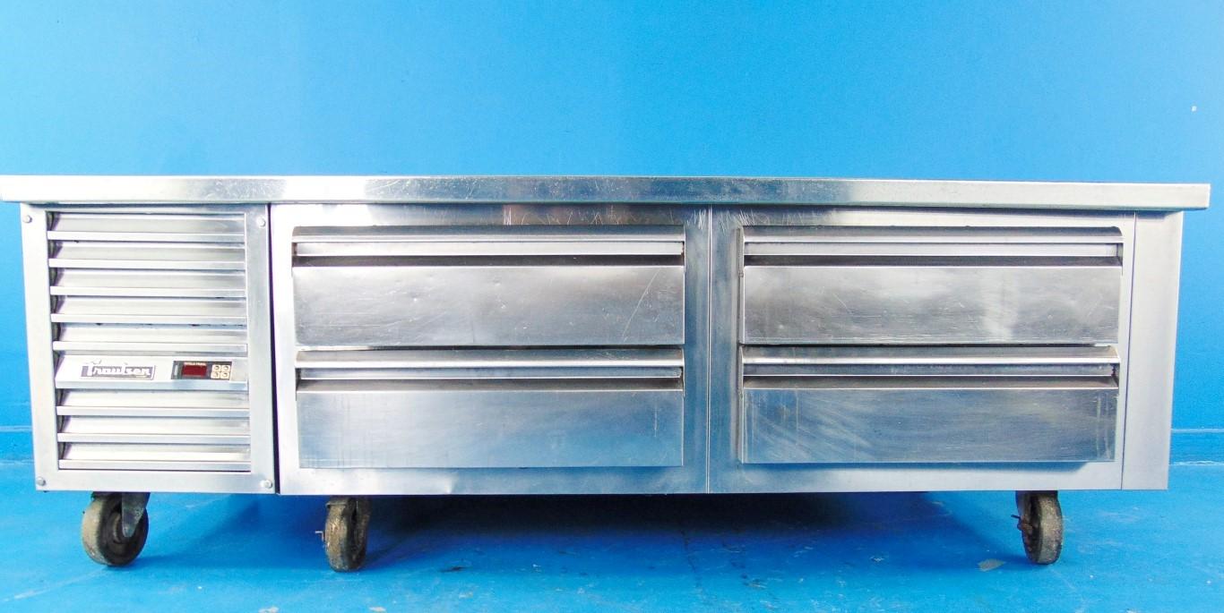 Traulsen UL2HT 72" 12 cu. ft. Under Counter Refrigerator