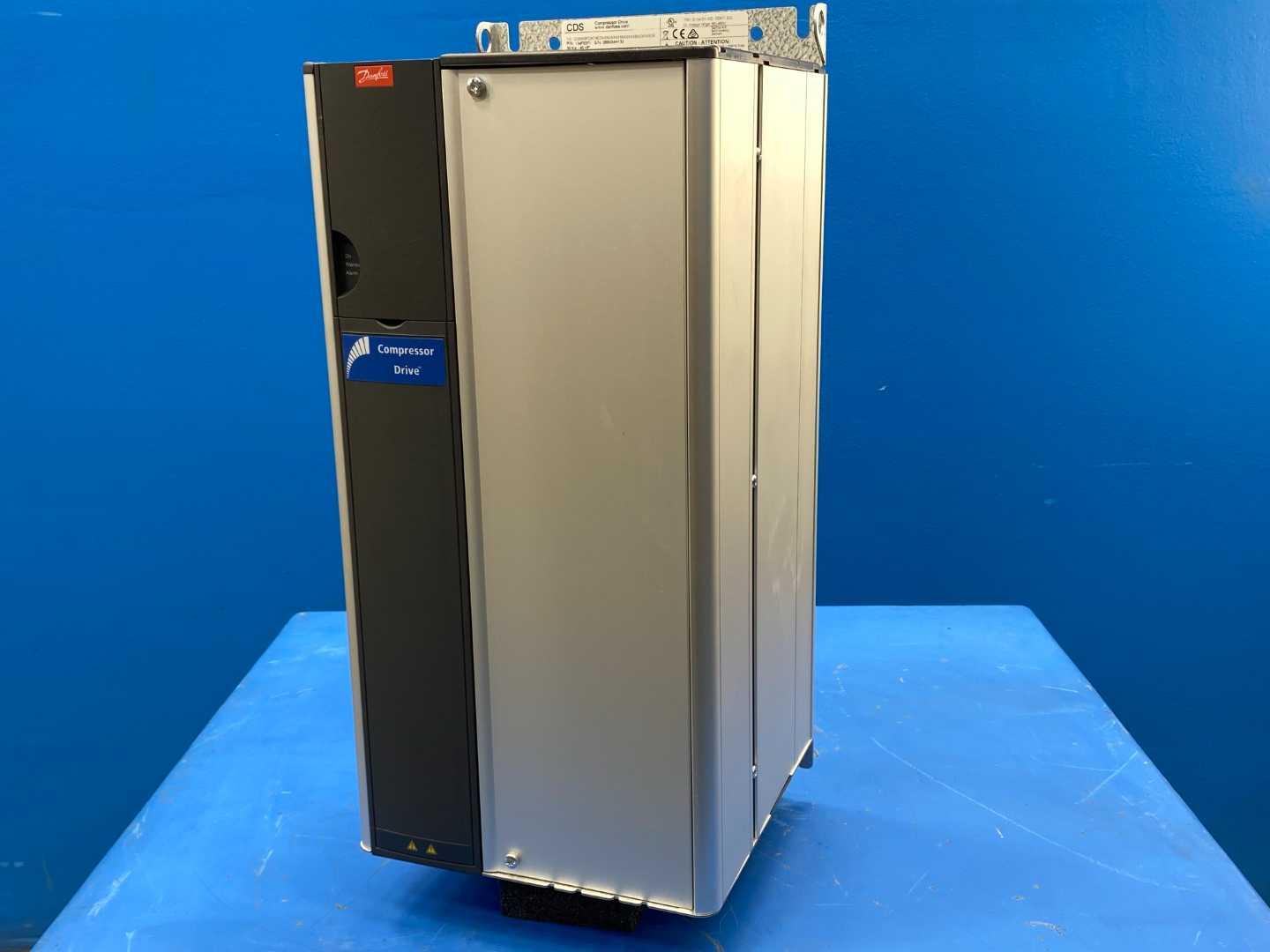 Danfoss CDS303P22KT4E20H2 134F9371 Compressor Drive Frequency Converter 40 HP / 30 kW IN: 3x380-480V 50/60 Hz 55/47 A SW Ver.:04.04
