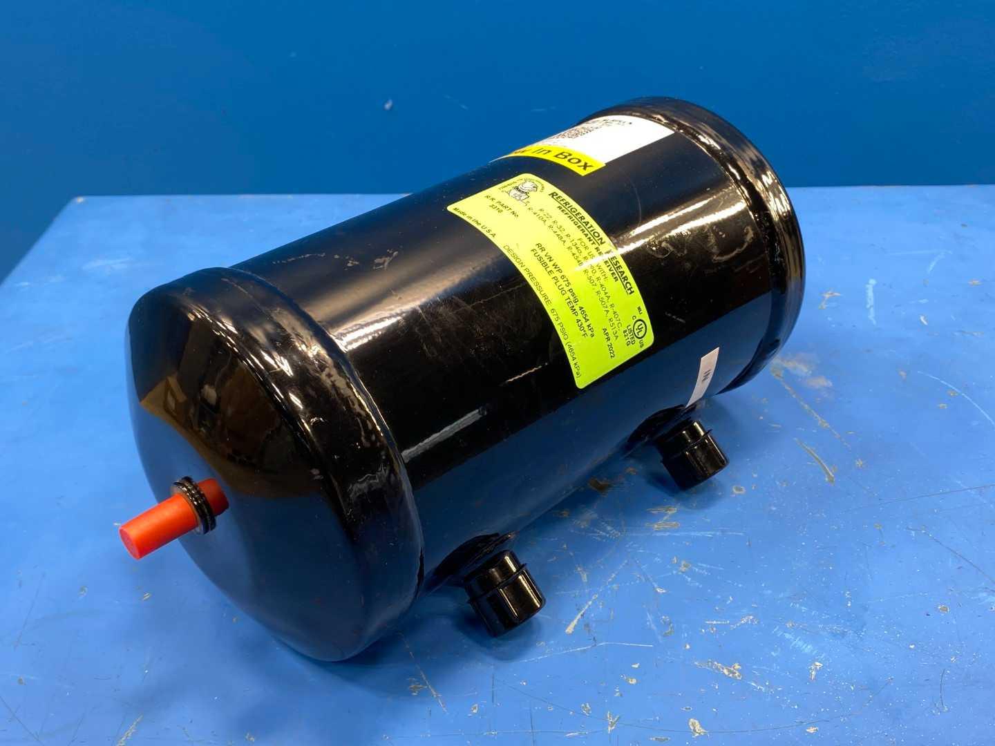 Refrigeration Research Inc. 3310 Refrigerant Receiver Higher Pressure Bulldog 1" Rotolock, Leek Pruf 675 PSIG 9Lbs Capacity