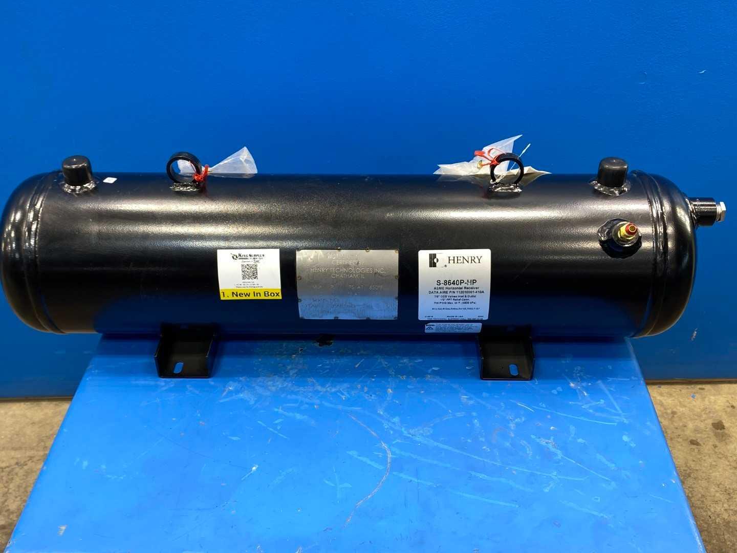Henry S-8640P-HP ASME Horizontal Liquid Refrigerant Receiver 7/8" ODS IN/OUT, 1/2" FPT Relief Connector 700PSIG