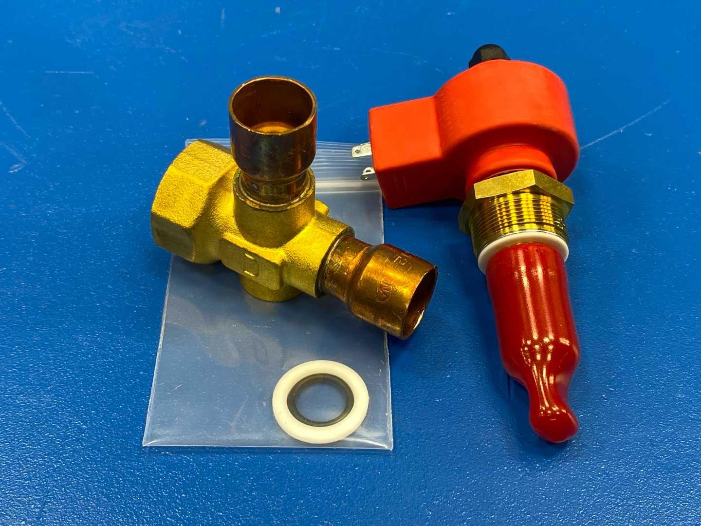Carel E2V35SSM00 Electronic Expansion Valve 5/8" x 5/8" with Sight Glass Rev. 1.0