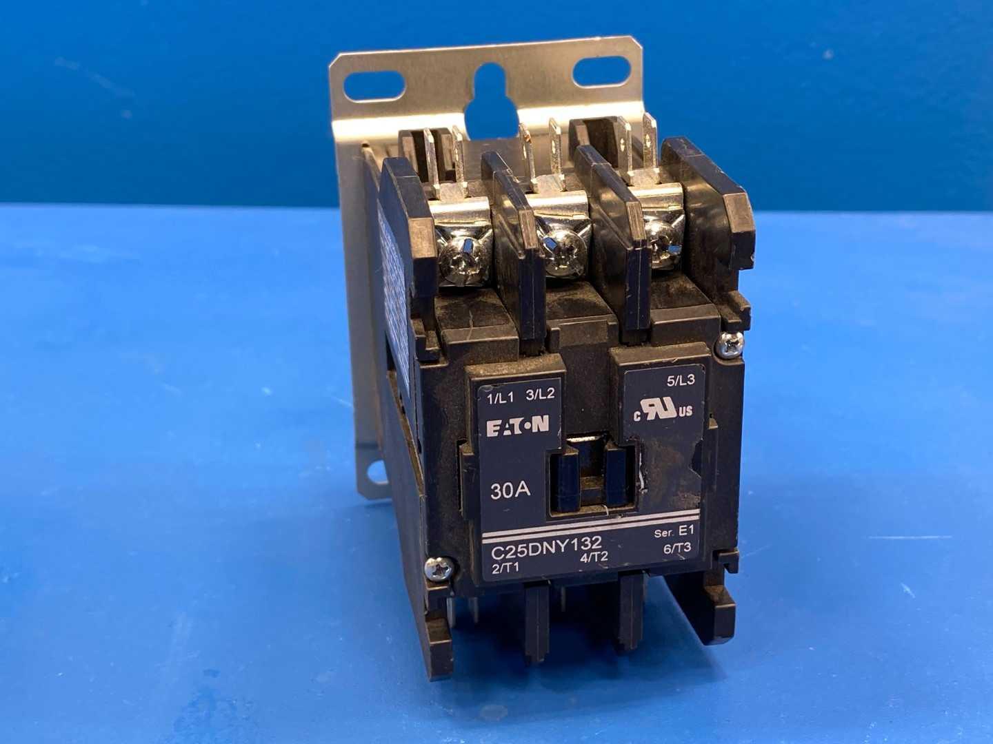 30 Amp 3 Pole Definite Purpose Contactor 24V Coil HVAC Eaton C25DNY132 Hermetic Refrigeration