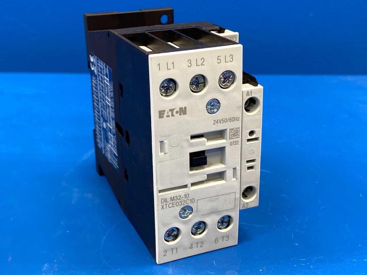 Eaton XTCE032C10T Contactor Type DILM32-10 24V 50/60 Hz 15 kW/400V AC- Operated