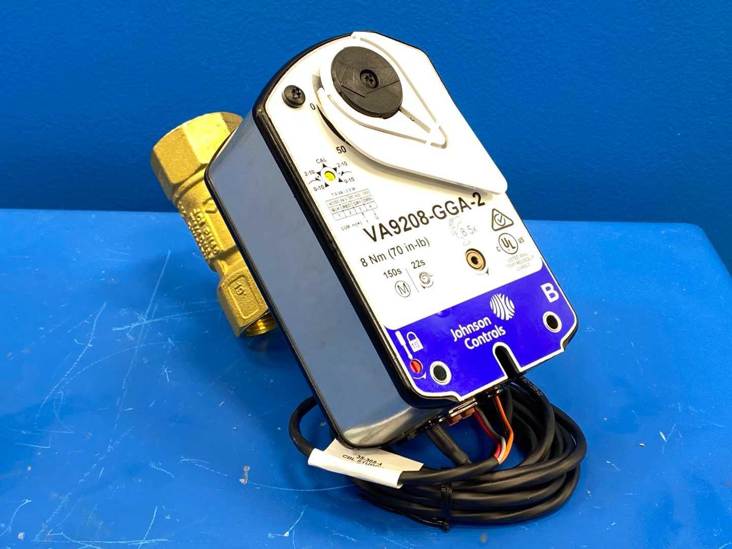 Johnson Controls VG1241DN+948GGA 1-1/4" 2W Ball Valve, 11.7CV Brass Spring-Return Actuator without Switch