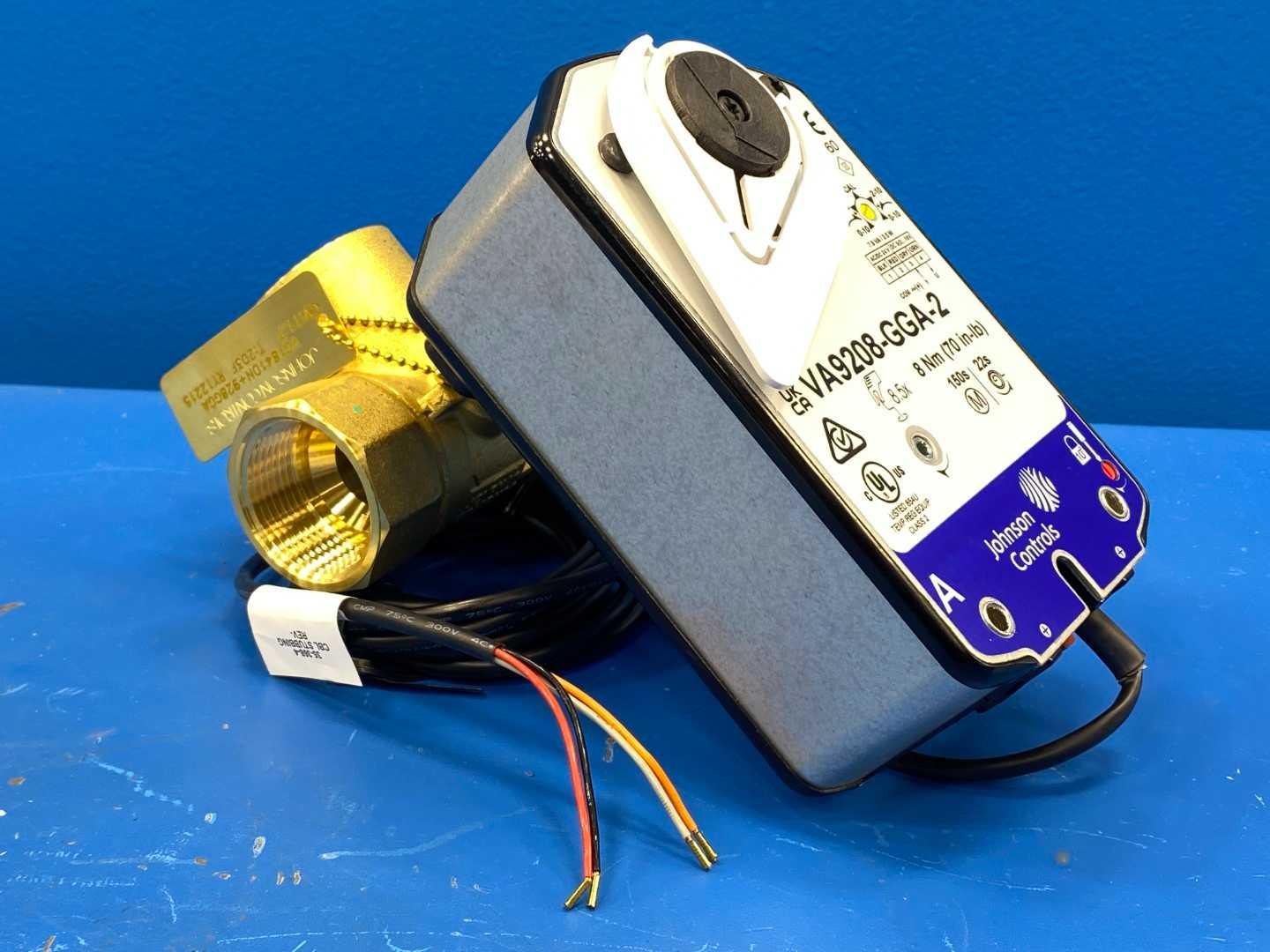 Johnson Controls VG1841DN+928GGA 1-1/4", 3W Ball Valve, 11.7CV Brass Spring-Return Actuator without Switch