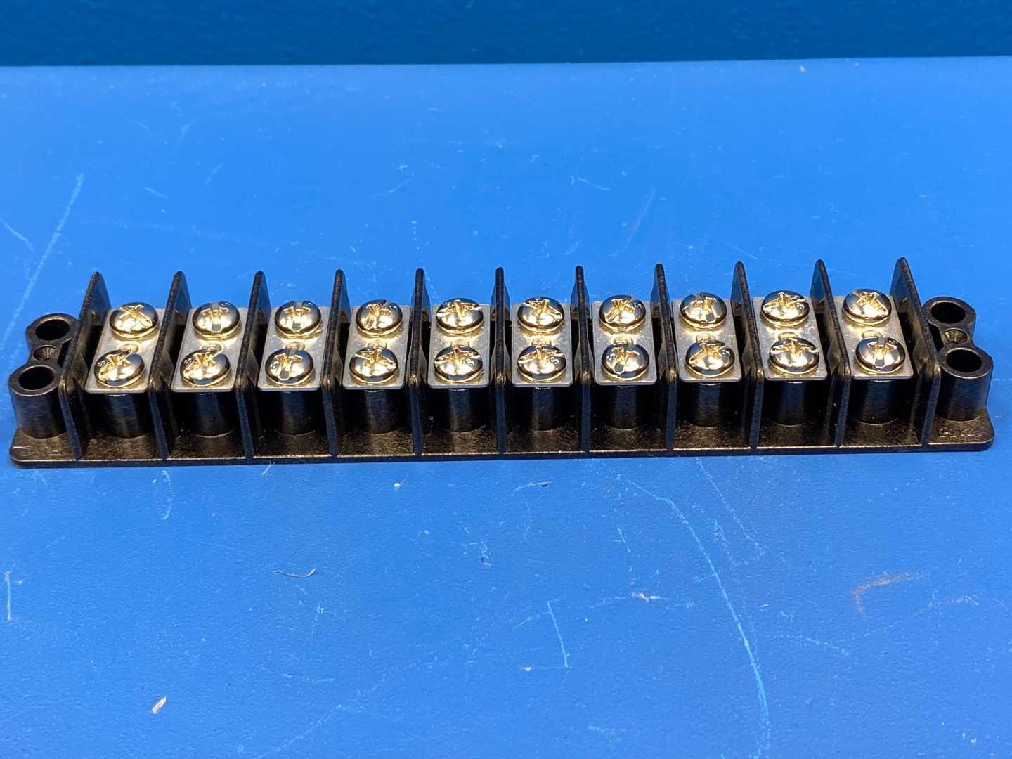Marathon 672 RZ 10 Terminal Blocks (12-14 AWG wire range), 600V 30A RZ10