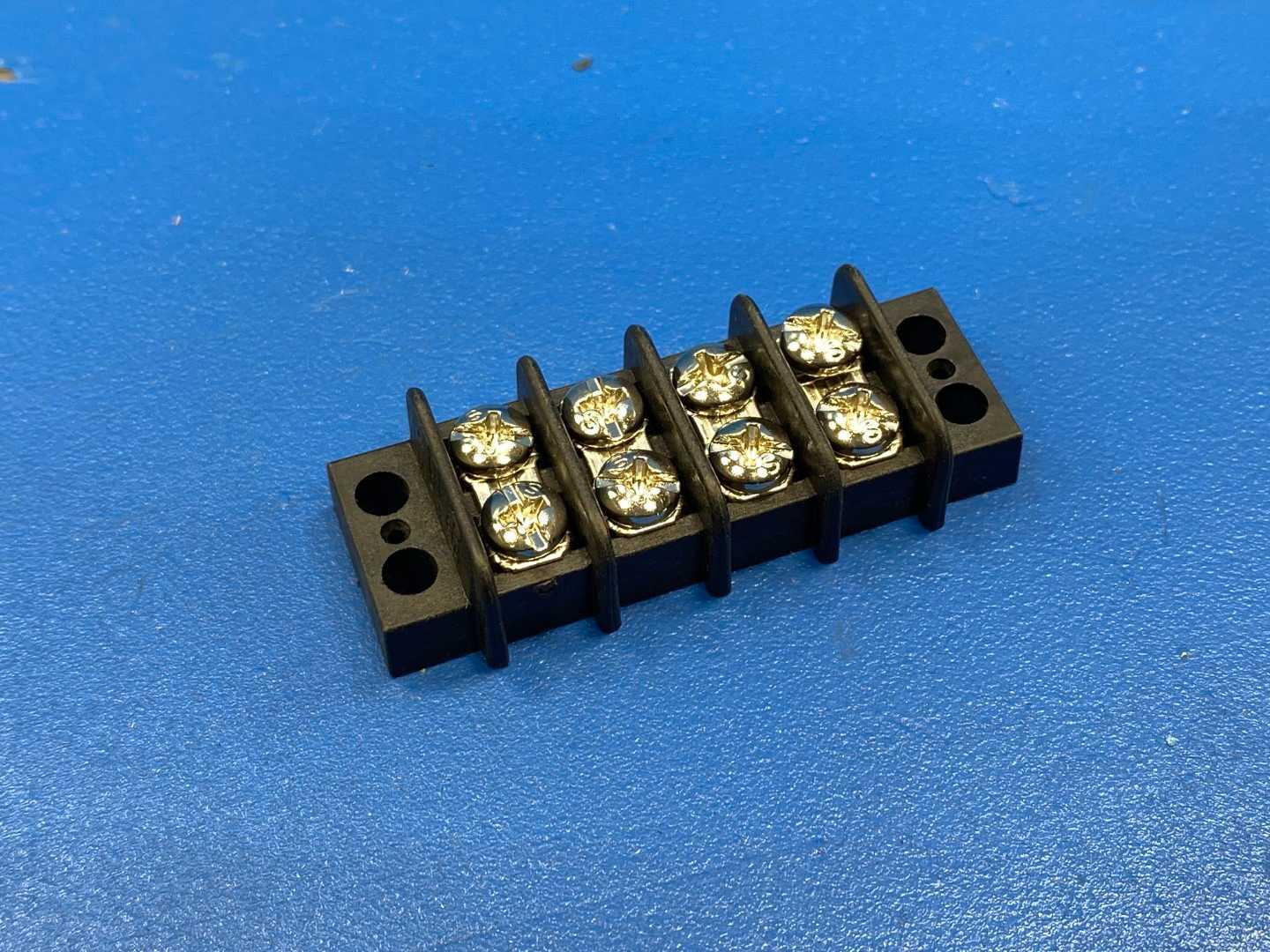 Marathon 670A RZ 04 Special Products Terminal Block Connector 15A, 300V