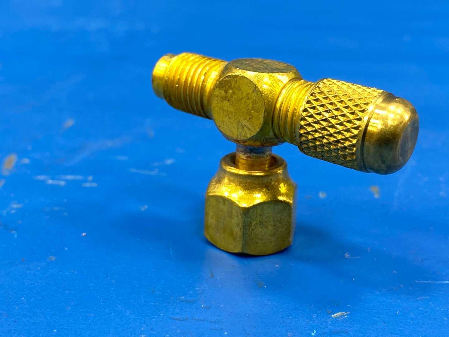 JB (Just Better) A31852 JB 1/4" Female SAE Swivel w/ Core Depressor on Branch