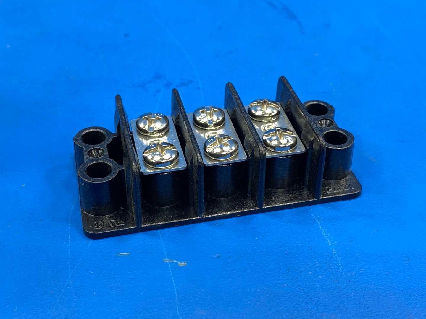 Marathon 672 RZ 03 Special Products Terminal Block Connector 30A, 600V