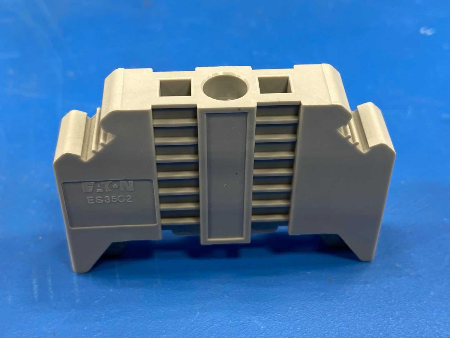 Eaton XBAES35C2 Universal End Bracket (Lot of 50)