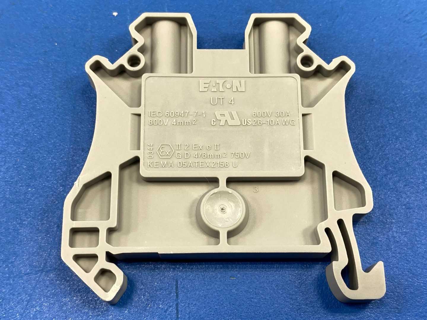 Entrelec XBUT4 Eaton Feed Through Terminal Block 600V-30A LOT OF 10