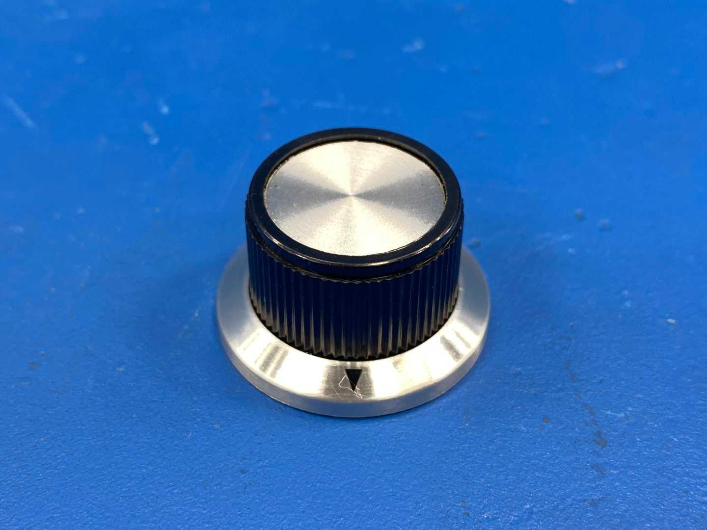 TE Connectivity 450-1731-ND 450-1731-NDALCOSWITCH Phenolic Knurled Knob w/ Skirt 0.250" Hole