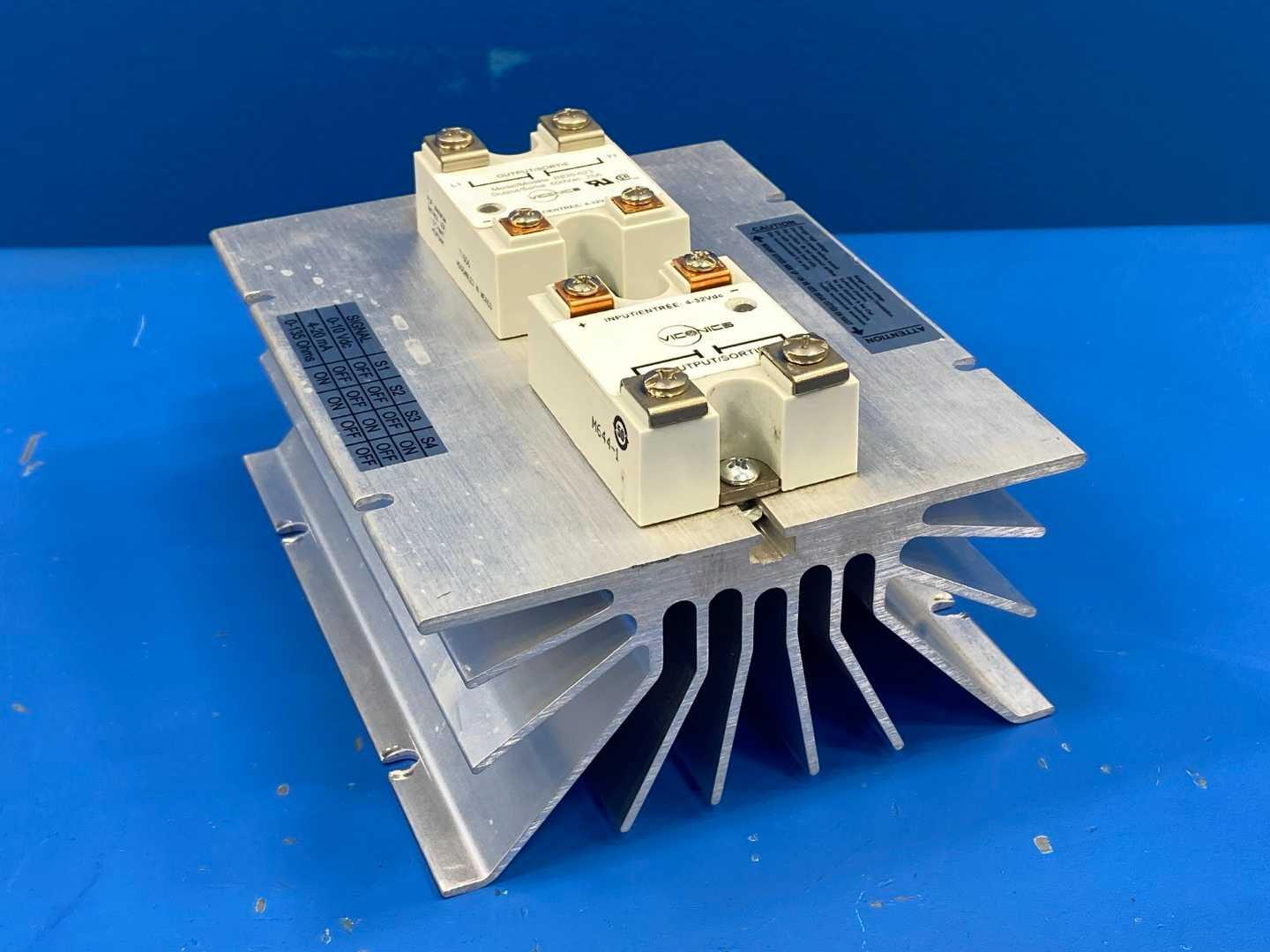 SCR Power Controller 600V 25A 3-Phase Schneider Electric Viconics R820-623-REV2
