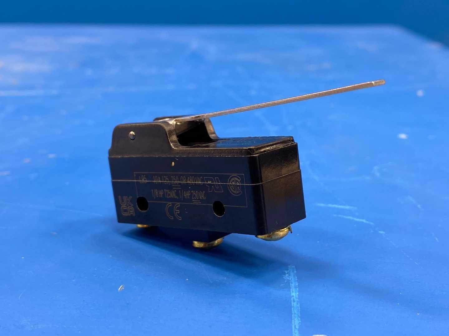 Honeywell Micro Switch Snap Action Lever Limit Switch SPDT 10A 125/250/480V Basic Switch Screw Terminal BZ-RW8435-A2 - NEW Surplus, Bulk Available
