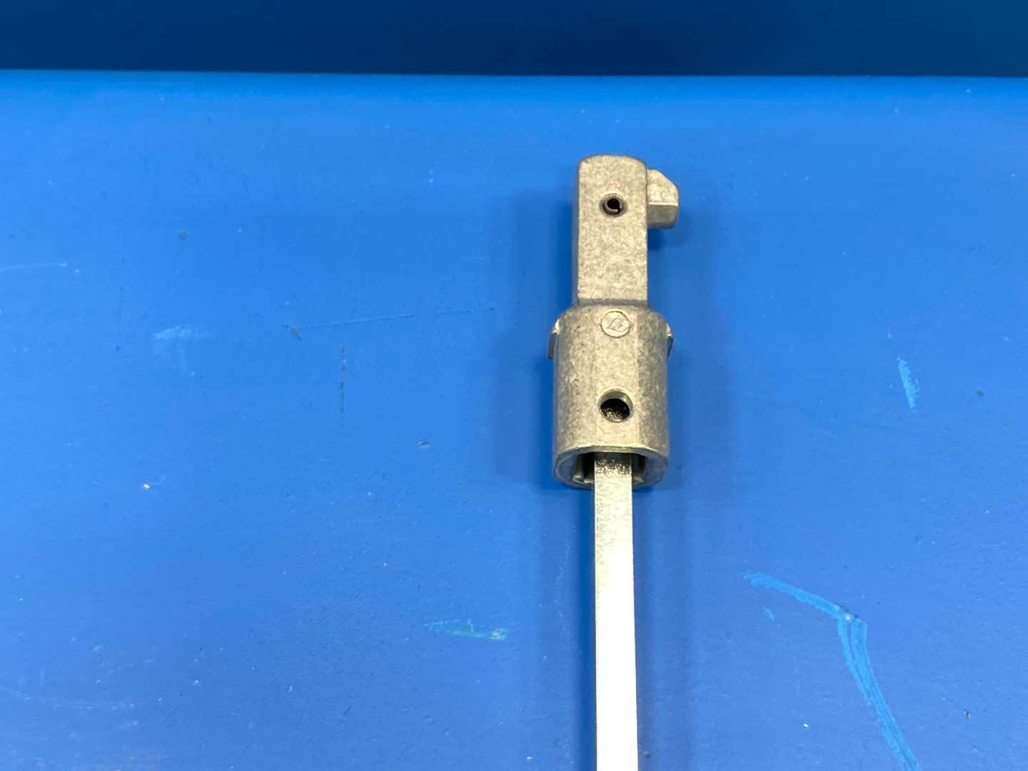 Eaton CPGSA320 Cutler-Hammer Rotary Disconnect Shaft Extension 5 x 5 mm x 320 mm (12.6 in) length