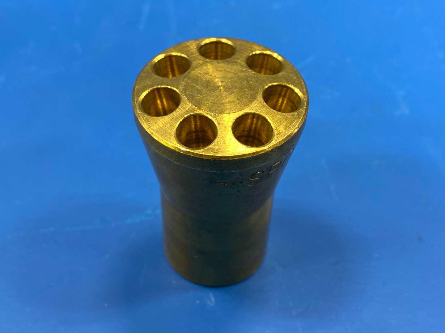 Refrigerant Distributor 7-Circuit Sporlan 1113 Brass 7/8" ODM Inlet, 1/4" ODF Outlets, Nozzle G