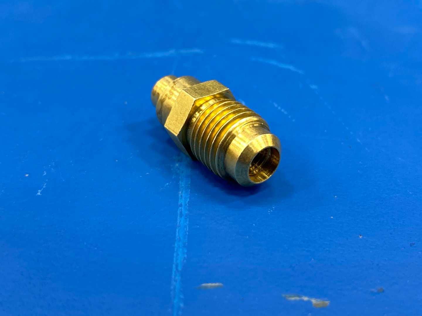 1/4" Flare Fitting Brass Male SAE 25-Pack Refrigerant Gas Connector
