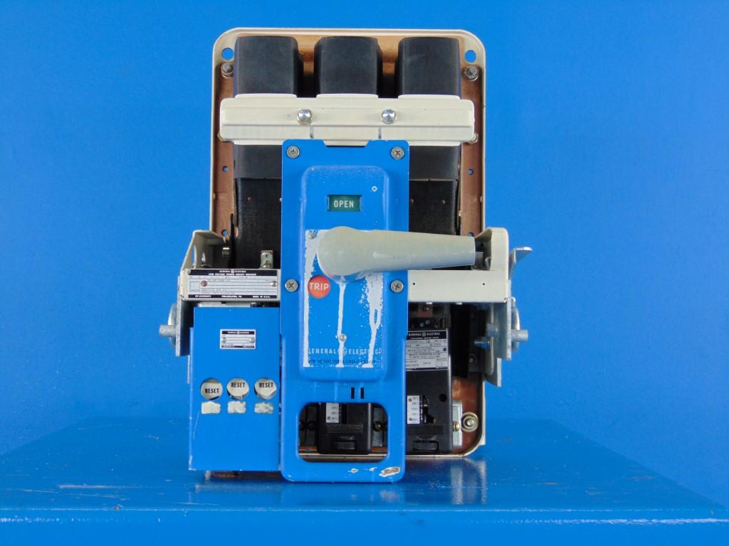 General Electric AK U-2-25-1 600 Amp Air Circuit Breaker GE 600V 3-Pole