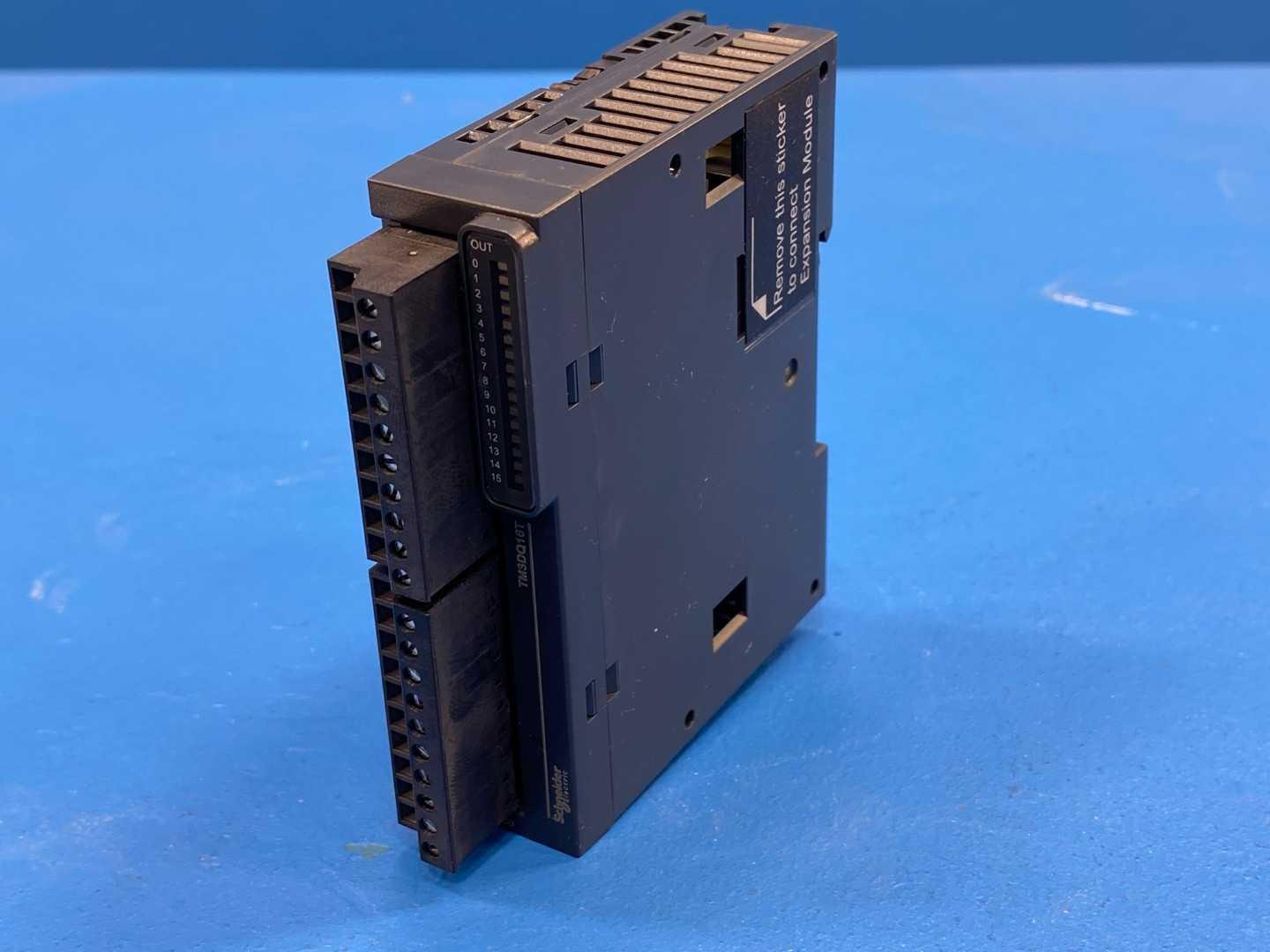 Schneider Electric TM3DQ16T Modicon Discrete Output Module TM3-16 Outputs Transistor PNP, PV:02 RL:06
