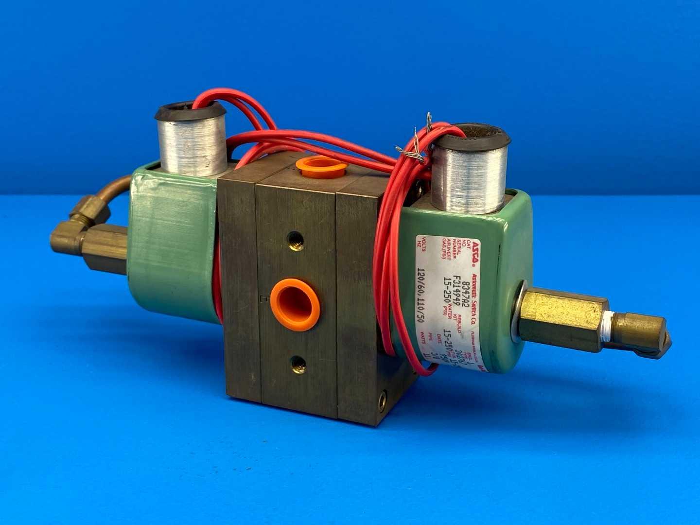 Asco 8347A2 3/8" Dual Solenoid 4-Way Valve