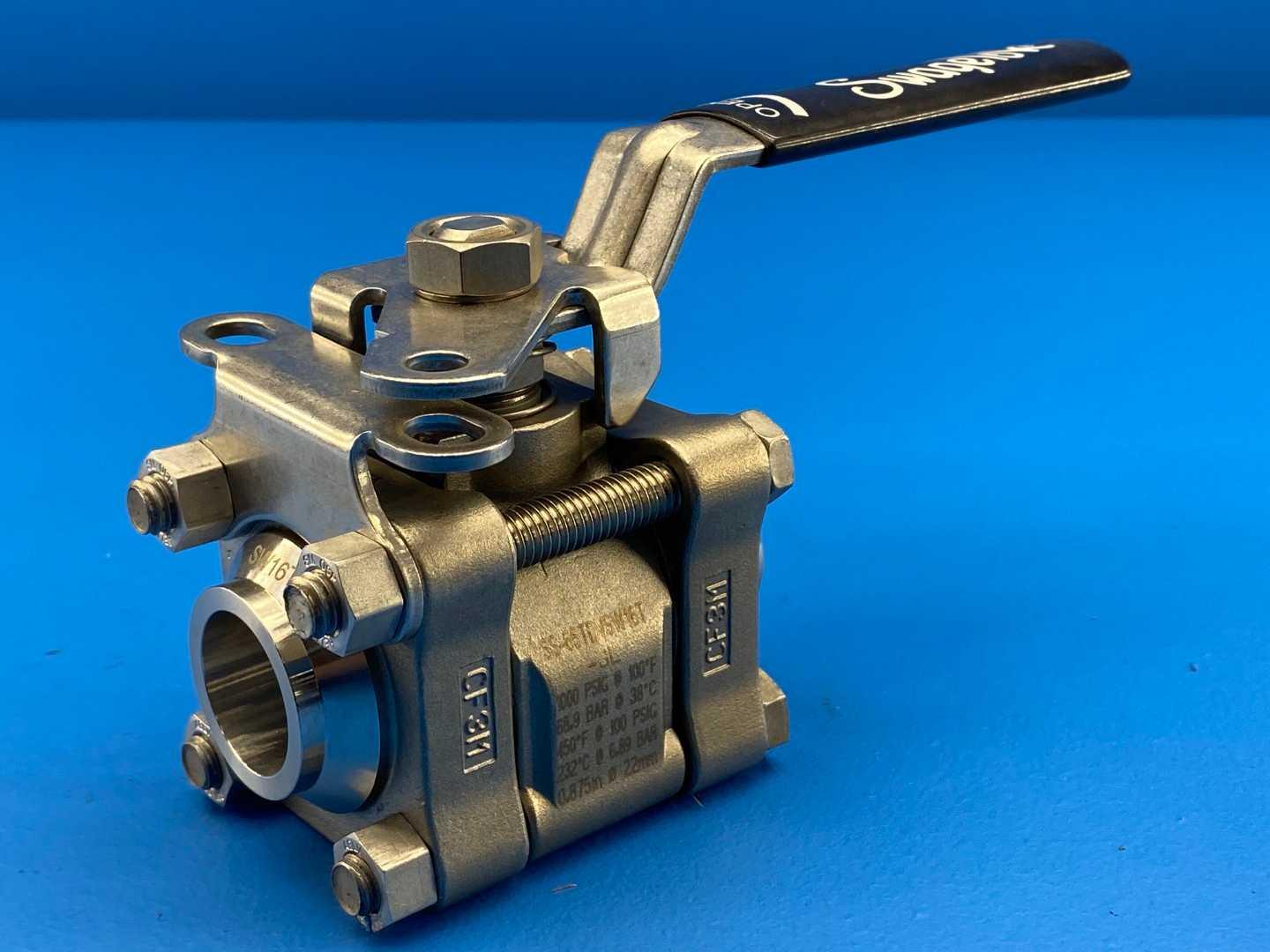 Swagelok CF3M 7/8" Directional Valve , 7/8" 1000PSIG